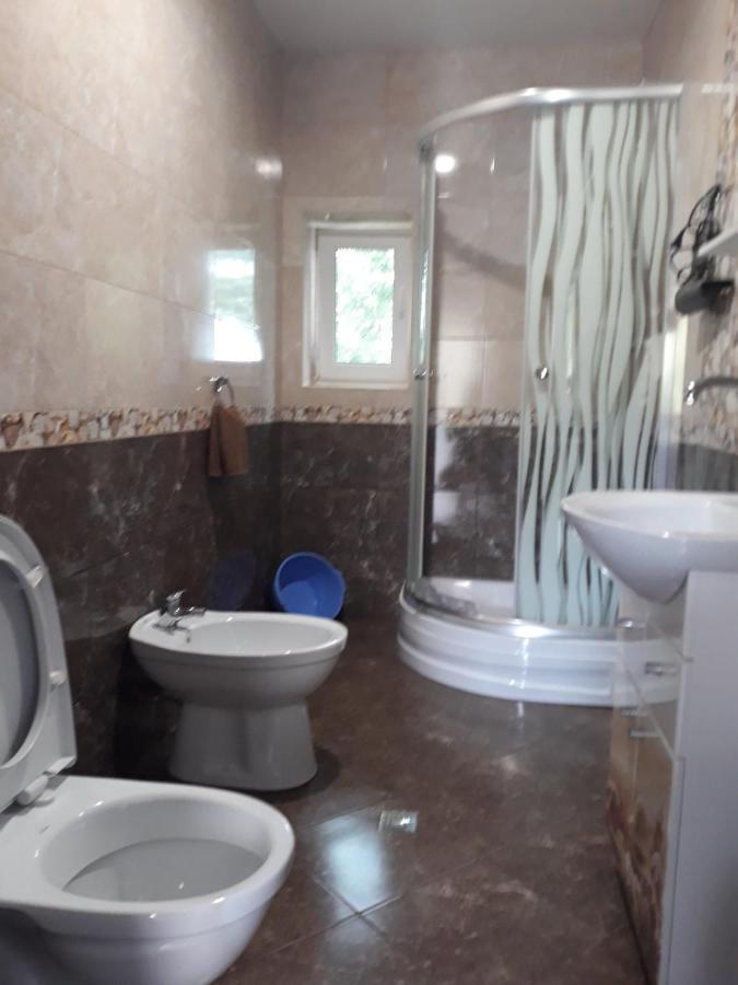 У Михайла Bed & Breakfast ตรุสคาเวตส์ ภายนอก รูปภาพ